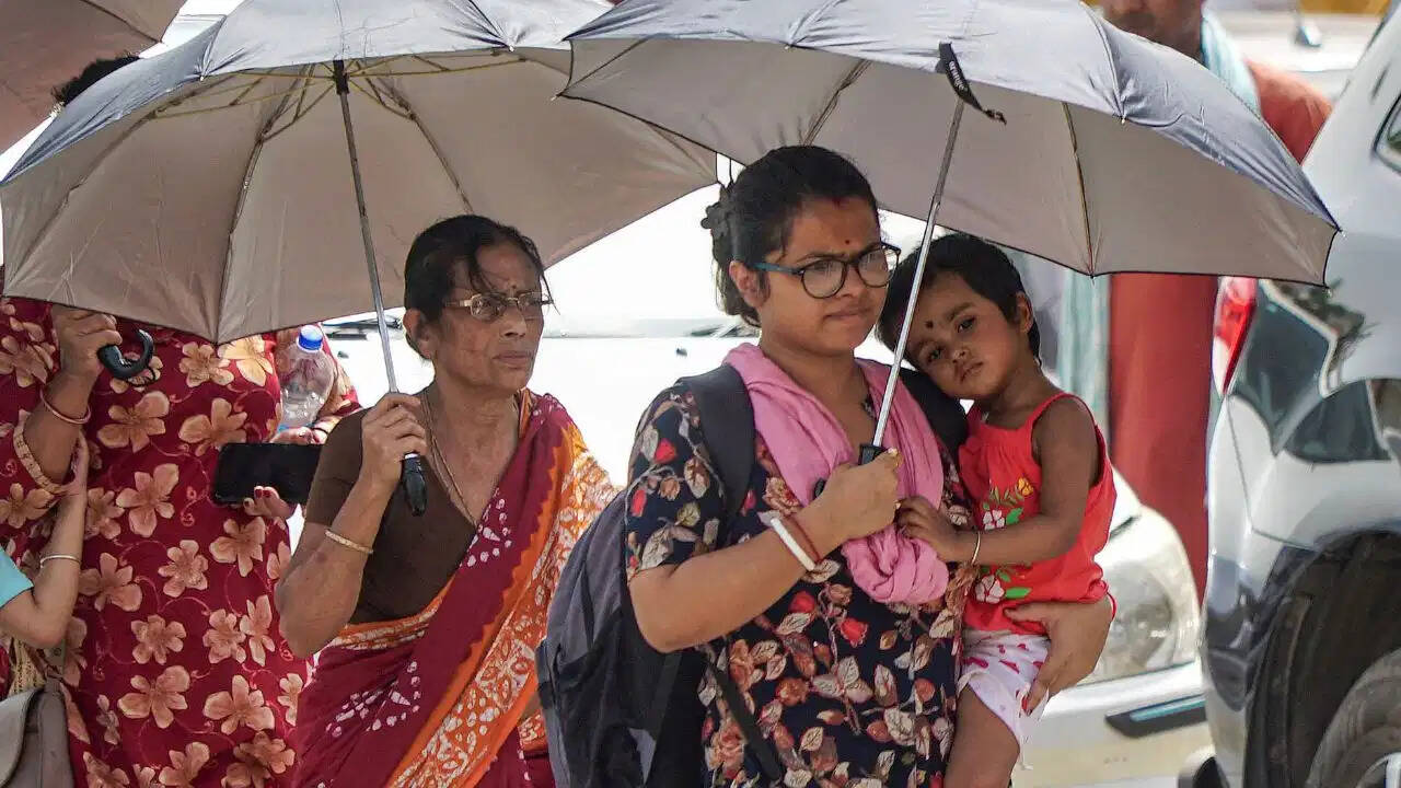 Weather Update: दिल्ली-एनसीआर में आज बदल सकता है मौसम, बारिश के आसार; यूपी में 6 दिन हीटवेव का रेड अलर्ट