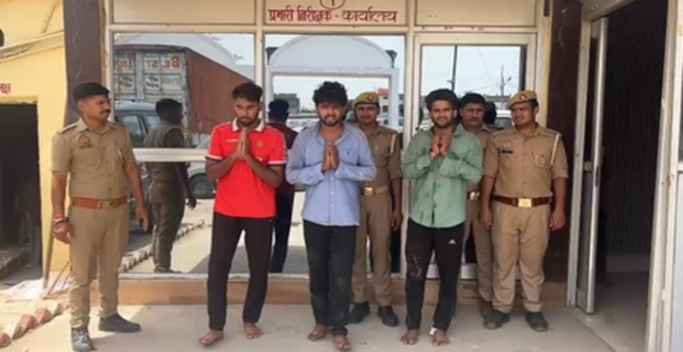 उत्तर प्रदेश में विवाद के बाद बाइक सवारों ने युवक पर की फायरिंग, तीन आरोपी गिरफ्तार, दो की तलाश जारी