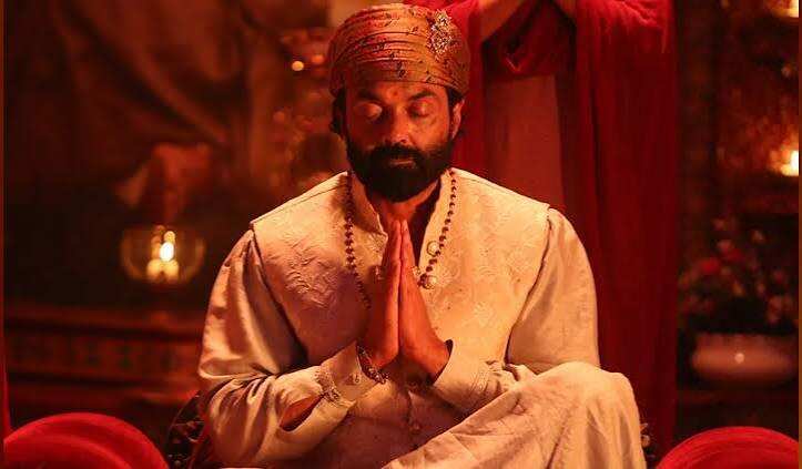जयपुर में फिर दिखे बाबा निराला, फुटेज में देंखे बॉबी देओल ने ‘जपनाम’ अंदाज में की शूटिंग; कूकस में चल रही ‘आश्रम 4’ की शूटिंग