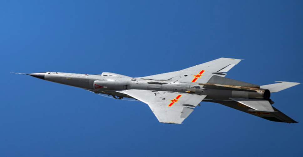 अमेरिकी फ्लाइट स्कूलों का चीनी पायलटों को ट्रेनिंग देना चिंताजनक: सीनेटर बैंक्स