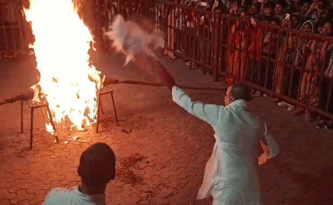 कांकरोली द्वारकाधीश मंदिर में ‘राल महोत्सव’ शुरू — आयुर्वेदिक धुएं से मिलेगा स्वास्थ्य लाभ