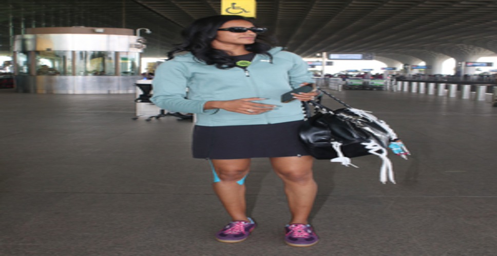 हम सुरक्षित हैं, चीजों के ठीक होने का इंतजार कर रहे: पीवी सिंधु