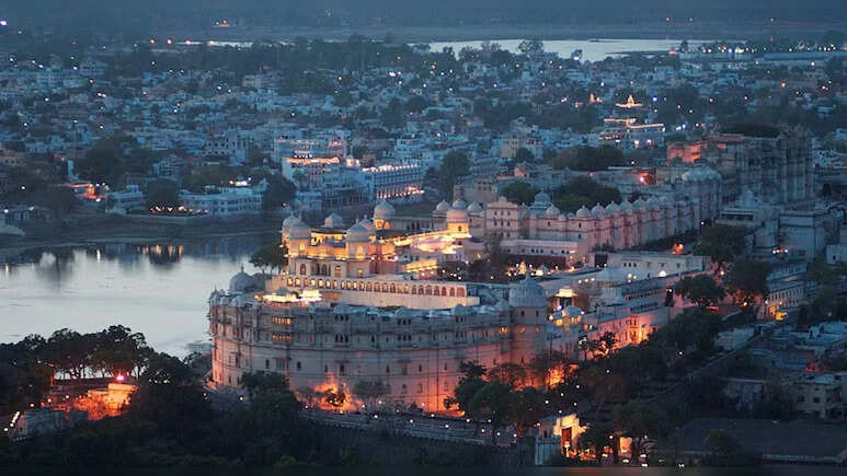 न्‍यू ईयर सेल‍िब्रेशन के ल‍िए उदयपुर तैयार, शराब पीकर हुडदंग मचाने वालों पर पुल‍िस की नजर