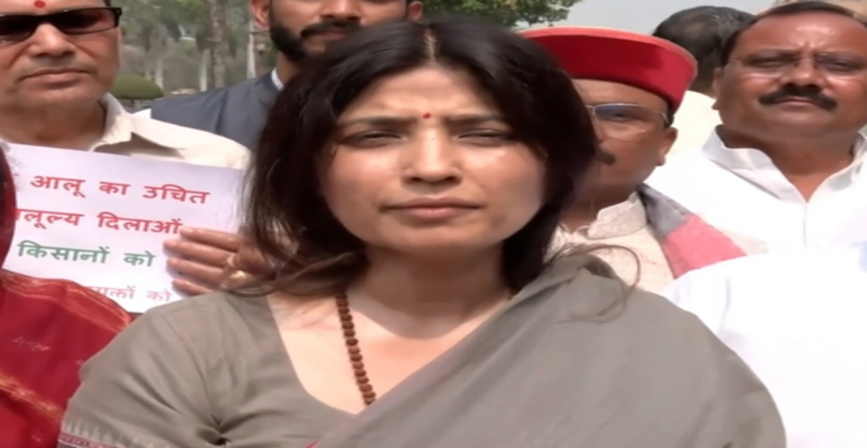 महिलाओं को वास्तविक अधिकार देने के बजाए राजनीतिक लाभ के लिए मुद्दे को भटका रही भाजपा: डिंपल यादव