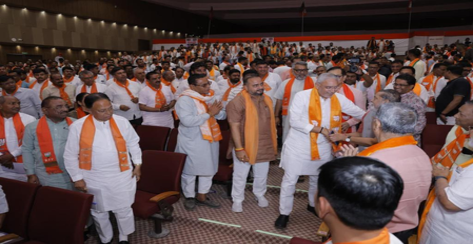 गुजरात: स्थानीय चुनावों के लिए उम्मीदवारों को अंतिम रूप देने के लिए भाजपा की बैठक शुरू