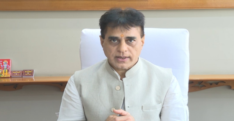दक्षिण अफ्रीका में इबोला वायरस की पुष्टि, भारत आने वाले यात्रियों की अहमदाबाद एयरपोर्ट में की जा रही जांच