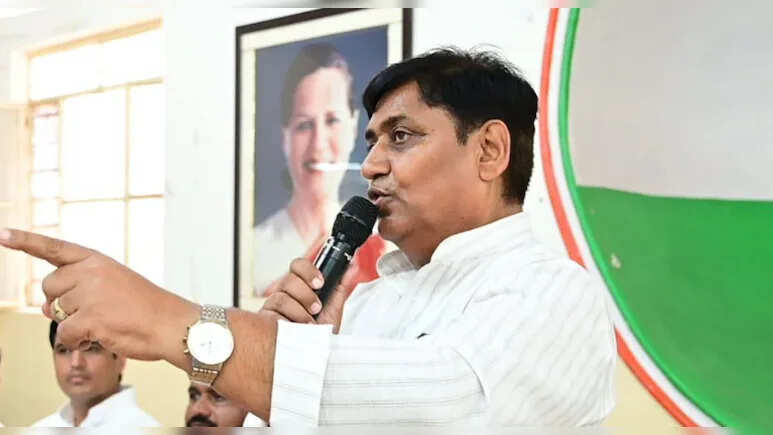 चार अधिकारियों को IAS में प्रोबेशन पर शामिल किया गया, कांग्रेस अध्यक्ष ने उठाए सवाल