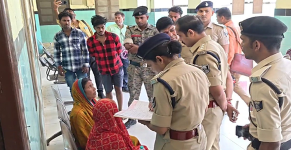 मोतिहारी शराब त्रासदी के बाद बेतिया में कार्रवाई तेज, बड़े पैमाने पर छापेमारी और गिरफ्तारियां