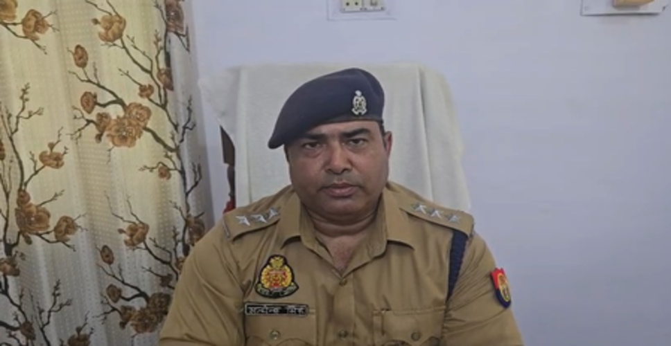 हरदोई में कंटेनर ट्रक भीड़ में जा घुसा, महिला की मौत, 11 घायल