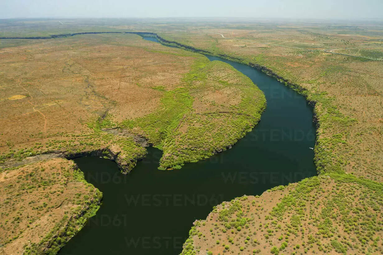 राजस्थान का वो चमत्कारी मंदिर, जहां भगवान के चरण छूने के बाद यूटर्न ले लेती है चंबल नदी, वीडियो में सामने आया भगवान श्री कृष्ण से कनेक्शन