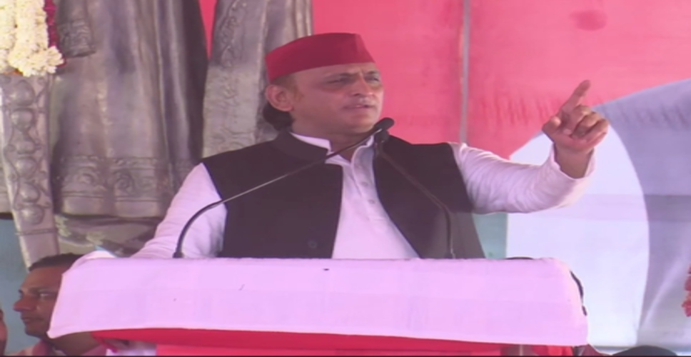 पीएम मोदी की रैली में भीड़ जुटाने को सरकारी कर्मचारियों व संसाधनों का लेना पड़ा सहारा : अखिलेश यादव