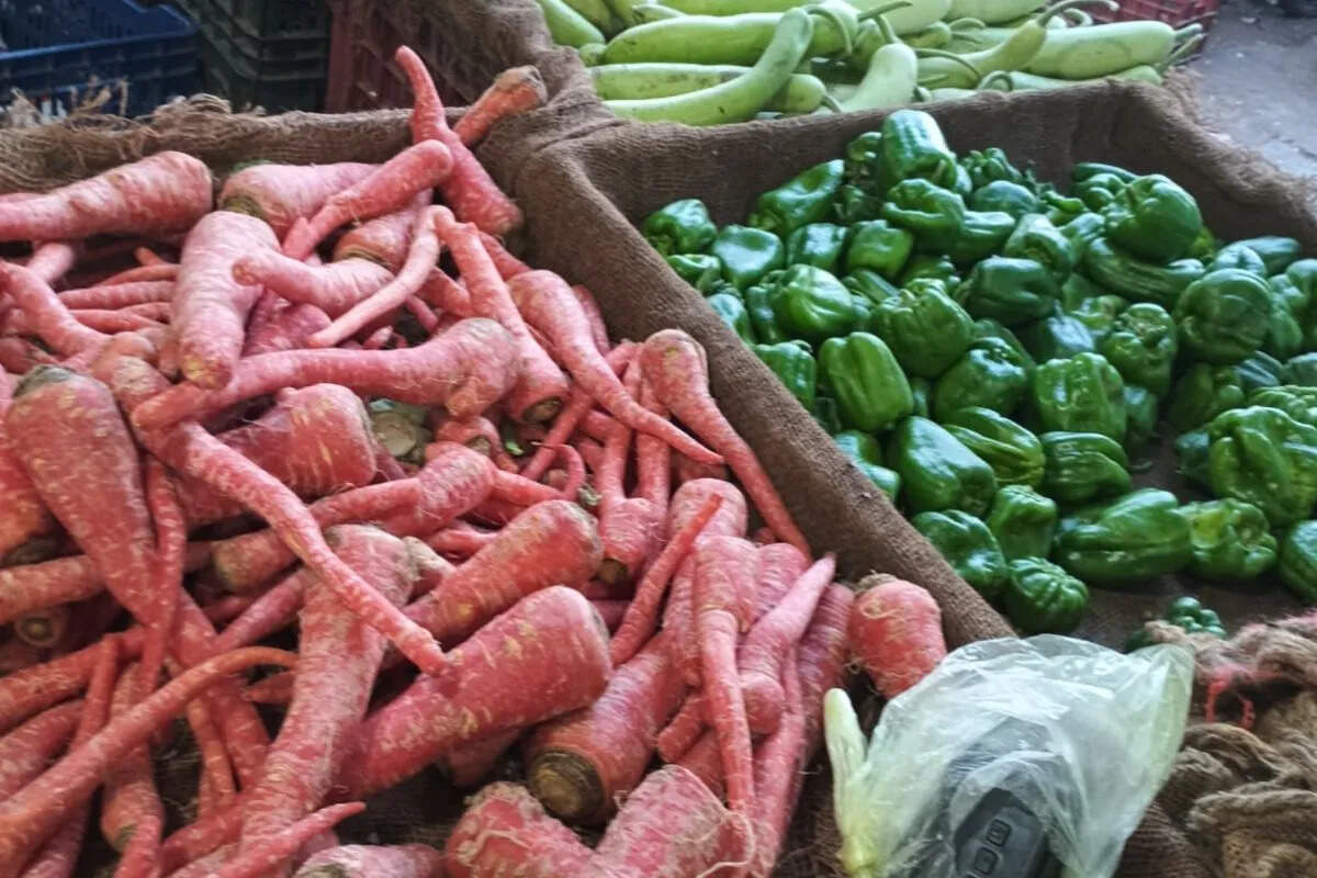 मंडी में गिरे प्याज-आलू के दाम, किसानों और व्यापारियों की बढ़ी चिंता