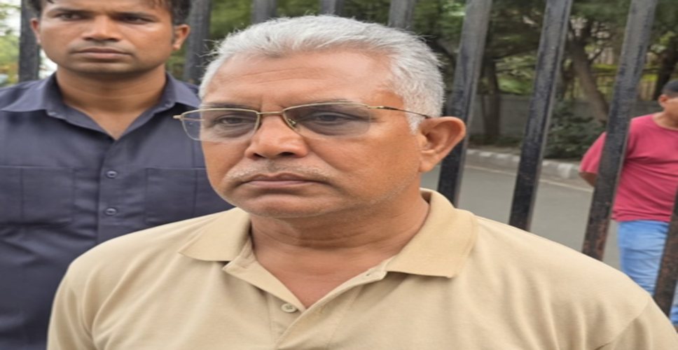 टीएमसी के कार्यकर्ता और नेता पश्चिम बंगाल का खराब कर रहे माहौल: दिलीप घोष