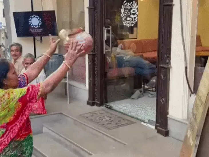 उदयपुर में अच्छी बारिश की कामना के लिए महिलाओं ने निभाई अनोखी परंपरा, इंद्रदेव से की मेहरबानी की प्रार्थना