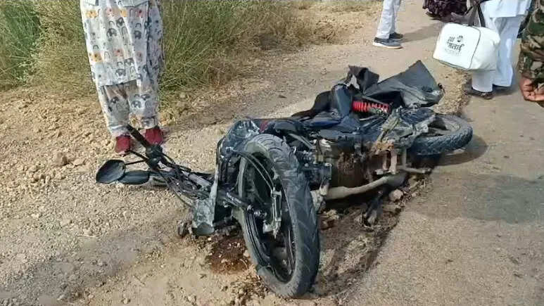 जैसलमेर में भीषण सड़क हादसा, बस ने बाइक सवार को मारी जोरदार टक्कर, मौके पर ही दर्दनाक मौत