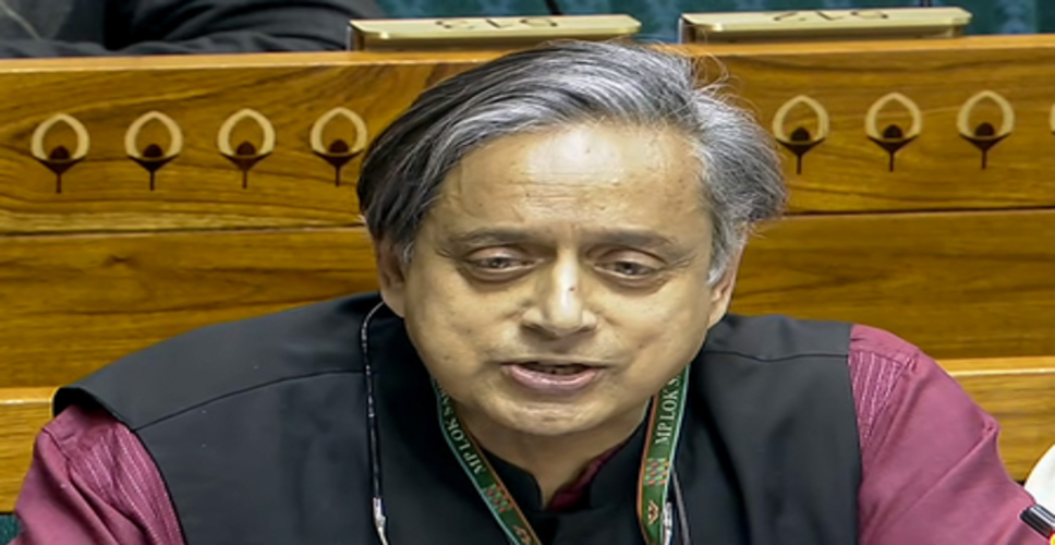 ट्रांसजेंडर व्यक्ति भी नागरिक और समान अधिकारों के हकदार हैं : शशि थरूर