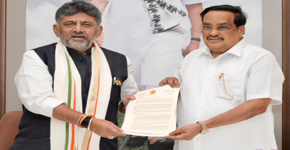 डीके शिवकुमार ने जल शक्ति मंत्री से की मुलाकात, लंबित परियोजना को मंजूर करने की मांग की