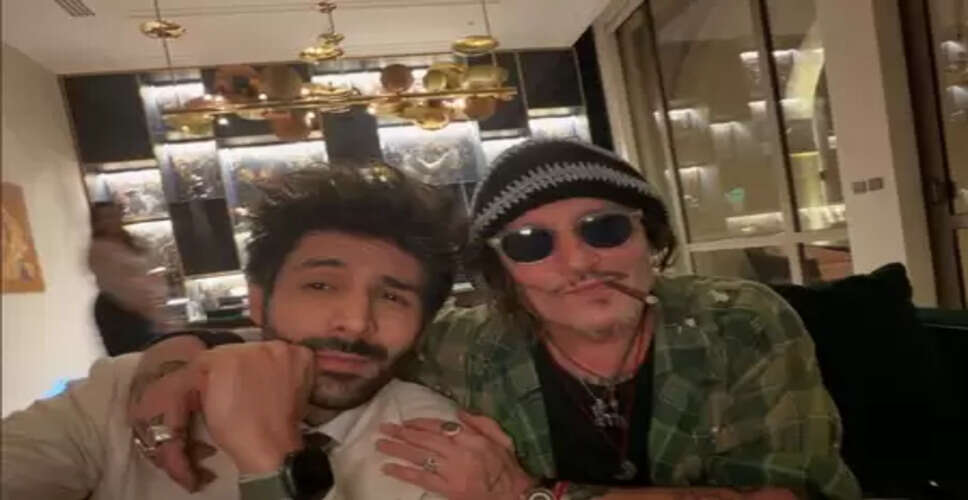 नई फिल्म की रिलीज से पहले 'समुद्री लुटेरे' के साथ दिखे एक्टर कार्तिक आर्यन, फोटो की शेयर