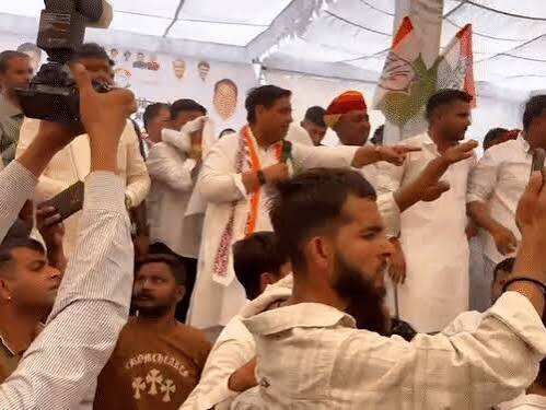 दूदू में डोटासरा के सामने भिड़े कांग्रेस कार्यकर्ता, मंच से लगाई फटकार; वीडियो में बोले- ये चुनावी प्रचार नहीं