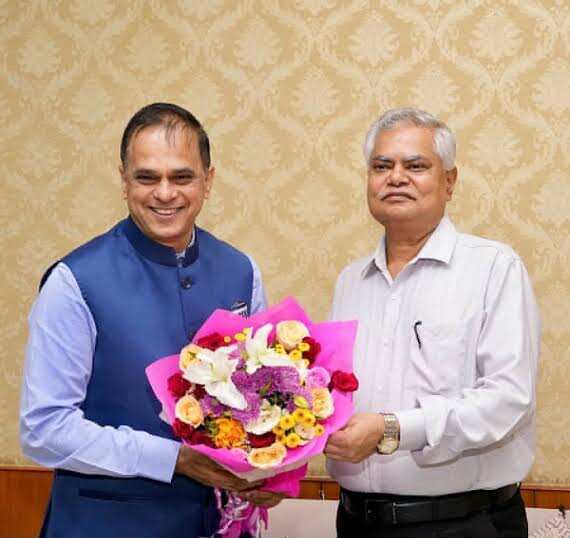 राजस्थान निकाय चुनाव के बीच राज्य निर्वाचन आयुक्त के नाम से फर्जी फेसबुक आईडी, वीडियो में जाने राजेश्वर सिंह ने लोगों को किया अलर्ट
