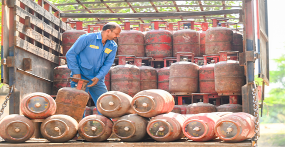 जिले में एलपीजी की कोई कमी नहीं, अफवाहों पर न करें विश्वास: रत्नागिरी कलेक्टर