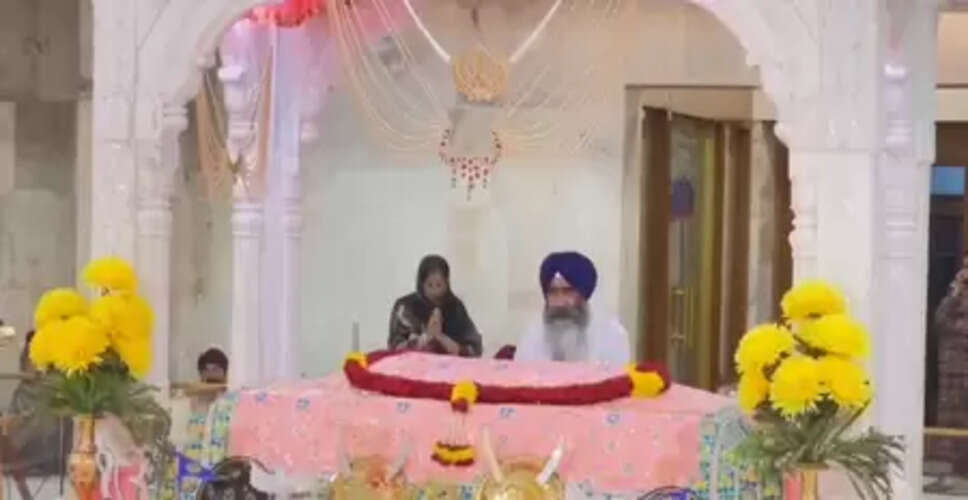 हिमाचल प्रदेश के पांवटा साहिब में लगा कवि दरबार, प्रेरक रचनाओं से श्रद्धालुओं का दिल जीता