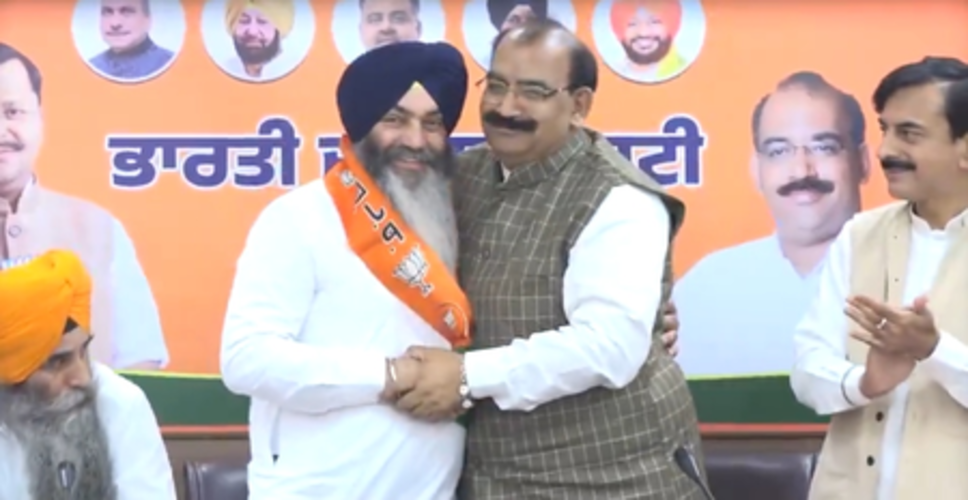 चंडीगढ़ : शिरोमणि अकाली दल के नेताओं ने थामा भाजपा का दामन, अश्वनी शर्मा ने कांग्रेस पर साधा निशाना