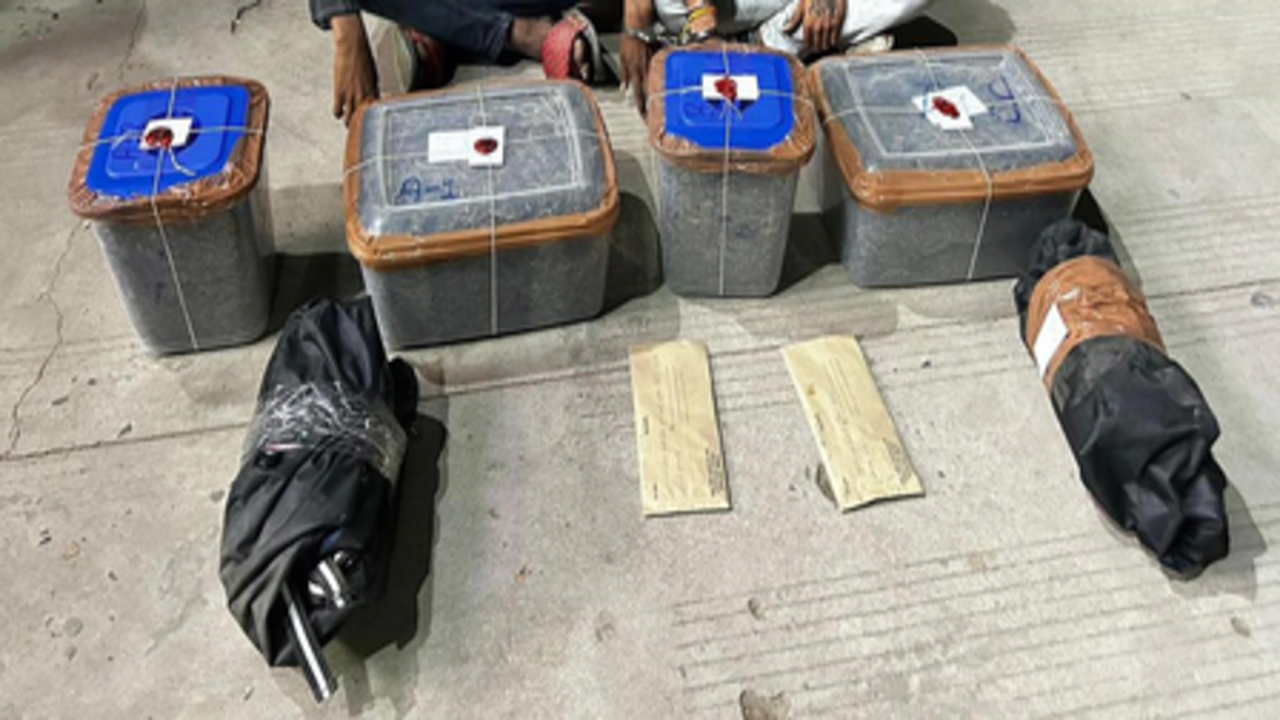बेंगलुरु पुलिस की बड़ी कार्रवाई, 5.70 करोड़ के ड्रग्स जब्त, 11 तस्कर गिरफ्तार