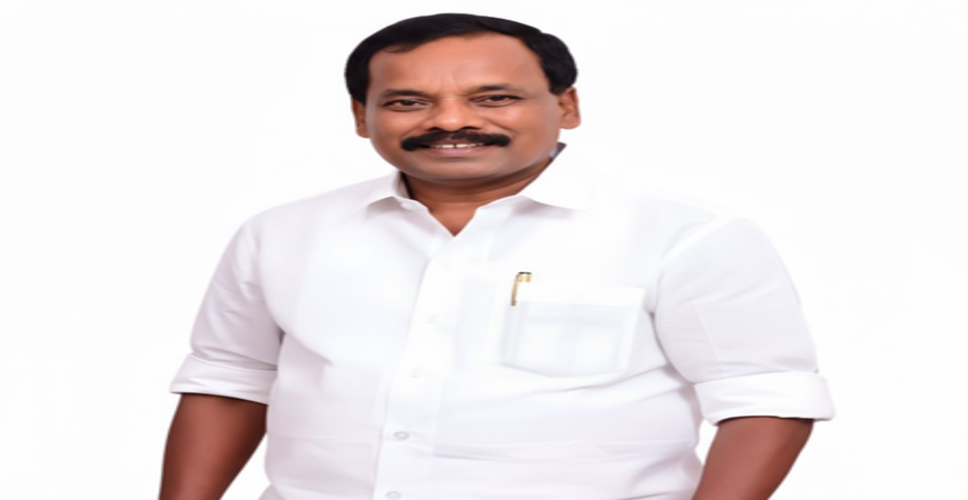 एआईएडीएमके नेता धनपाल ने की चार विधायकों के इस्तीफे की सीबीआई से जांच कराने की मांग
