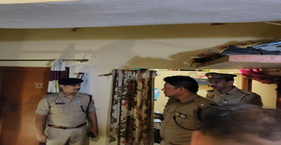 गोरखपुर में छोटे भाई ने बड़े भाई-भाभी और भतीजे की धारदार हथियार से की हत्या