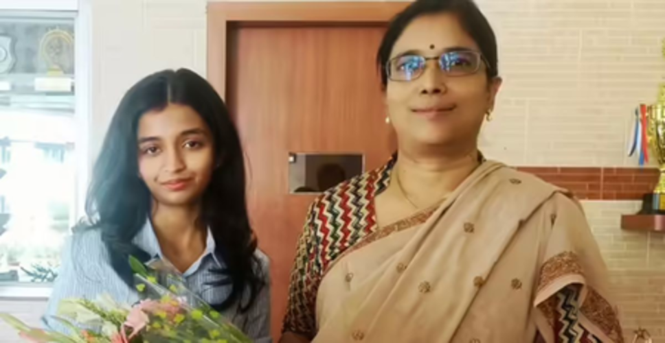 री-इवैल्यूएशन: रांची की छात्रा अवनी ने 12वीं बोर्ड में हासिल किए 100 फीसदी अंक, बनीं नेशनल टॉपर