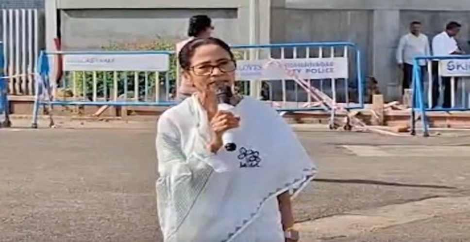 पश्चिम बंगाल से एलपीजी सिलेंडर प्रदेश से बाहर नहीं जानी चाहिए : सीएम ममता बनर्जी