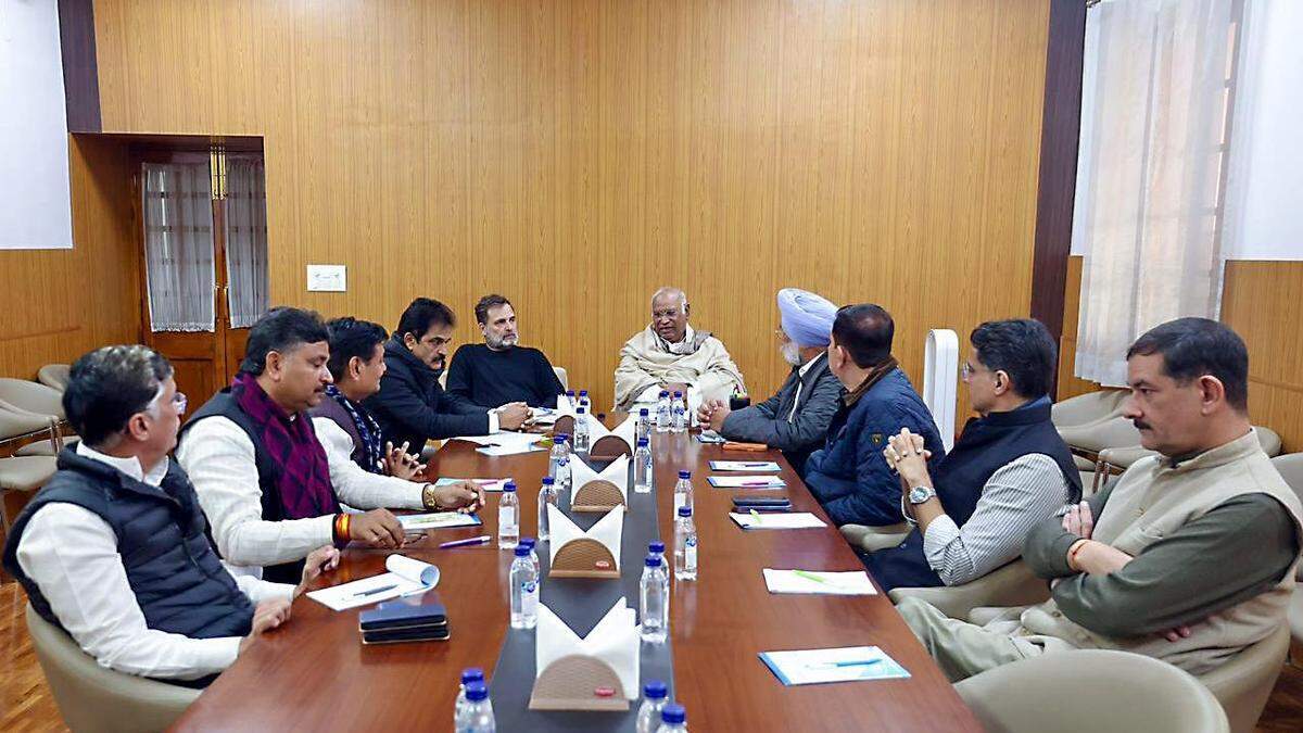 राजस्थान में पंचायत-निकाय चुनाव की तैयारी तेज, बूथ एजेंट नियुक्ति में भाजपा आगे, कांग्रेस पिछड़ी