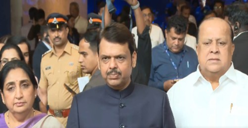 पेट्रोल-डीजल की कमी की अफवाहों पर सीएम फडणवीस का बयान, बोले- स्थिति पूरी तरह सामान्य, नहीं लगेगा लॉकडाउन