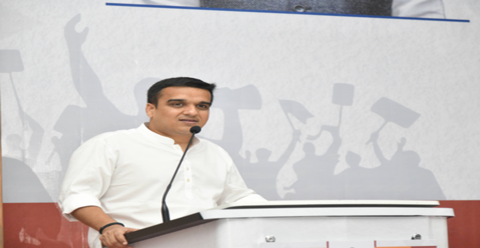 '2014 के बाद लाखों परिवार झोपड़ियों से पक्के घरों में पहुंचे,' युवाओं से बोले डिप्टी सीएम हर्ष संघवी