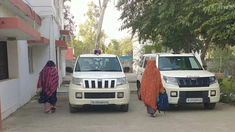 भरतपुर में रेप पीड़िता IG-SP से लगा रही न्याय की गुहार, खुलेआम घुम रहा आरोपी, बना रहा राजीनामे का दबाव