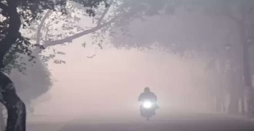 एनसीआर में शीतलहर का कहर, न्यूनतम तापमान 4 डिग्री तक गिरने की संभावना, प्रदूषण भी खतरनाक स्तर पर