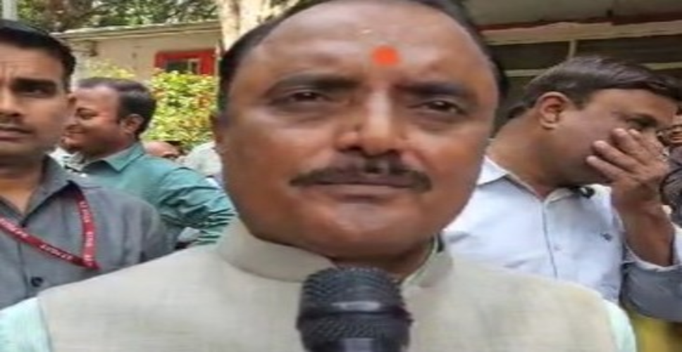 मध्&zwj;य प्रदेश के 6 लाख घर सौर ऊर्जा से होंगे रोशन, लगभग 2 लाख आवेदन प्राप्त: मंत्री राकेश शुक्ला