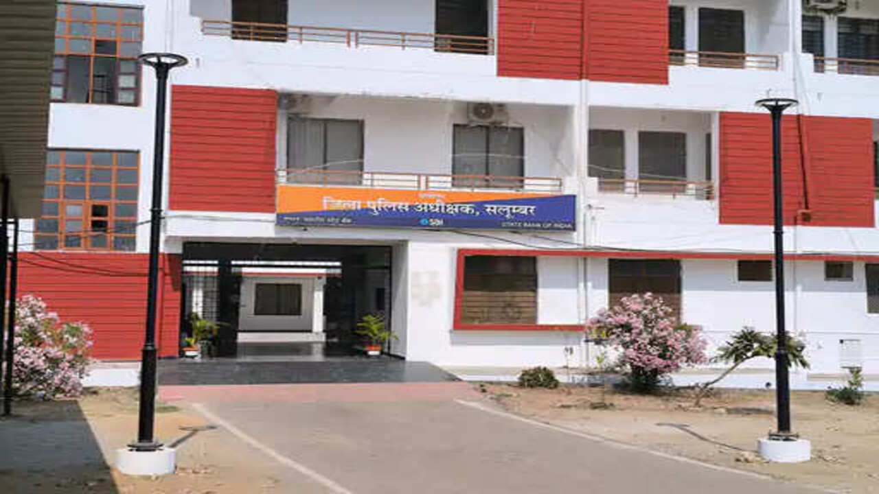 सलूम्बर पुलिस की बड़ी कार्रवाई, दो साल से फरार वांछित अपराधी हरीश मीणा उदयपुर से गिरफ्तार