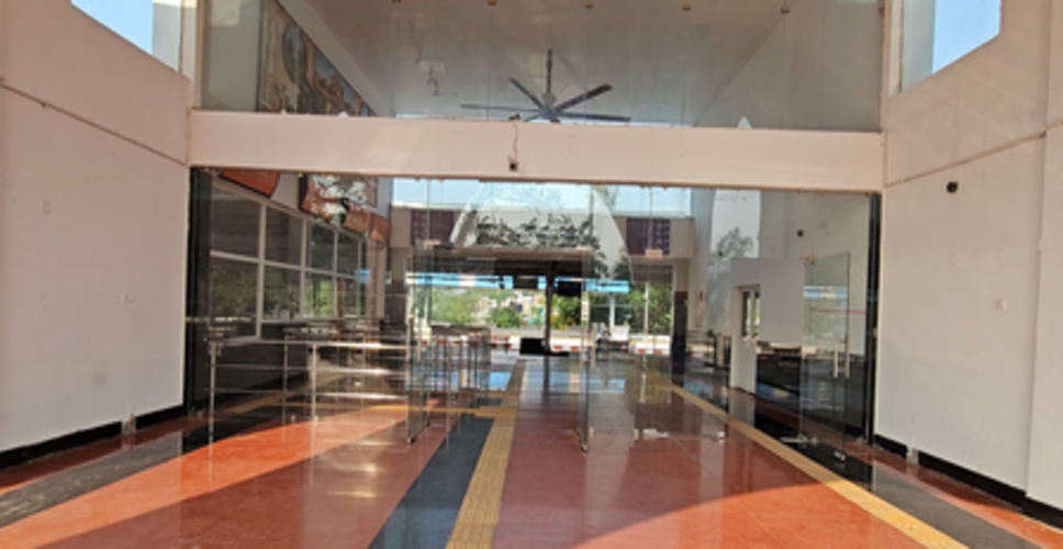 ओडिशा के पारलाखेमुंडी स्टेशन का कायाकल्प, एयरपोर्ट जैसी सुविधाएं पाकर खुश हुए यात्री