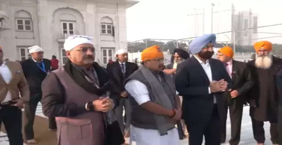 वीर बाल दिवस पर भाजपा के कार्यकारी अध्यक्ष नितिन नबीन ने गुरुद्वारा बंगला साहिब में टेका मत्था