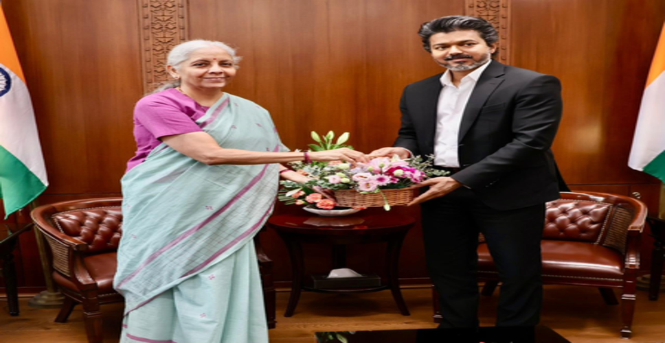 निर्मला सीतारमण से मिले तमिलनाडु के सीएम विजय, इंफ्रास्ट्रक्चर प्रोजेक्ट्स के लिए मांगा फंड