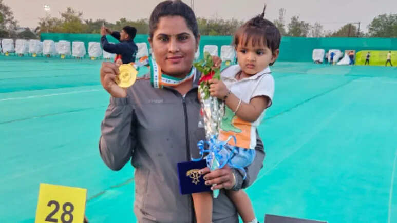 दौसा की प्रियंका मीना ने ऑल इंडिया पुलिस आर्चरी चैंपियनशिप में जीता स्वर्ण, बढ़ाया राजस्थान का मान