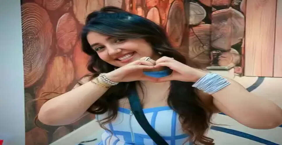 रुबरु कैलेंडर 2026 के लॉन्च में अशनूर कौर का जलवा, अमित खन्ना की तारीफ में पढ़े कसीदे