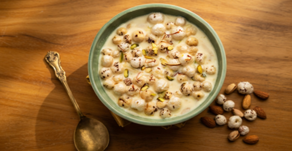 वजन कंट्रोल से लेकर हड्डियों तक को मजबूत बनाता है मखाना वाला दूध, जानिए इसके फायदे