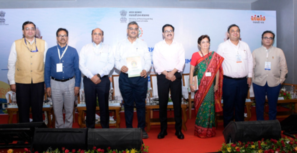 परियोजनाओं के माध्यम से आय के स्रोत शुरू कर &lsquo;आत्मनिर्भर पंचायत&rsquo; बनने की दिशा में कार्य करना होगा: विवेक भारद्वाज