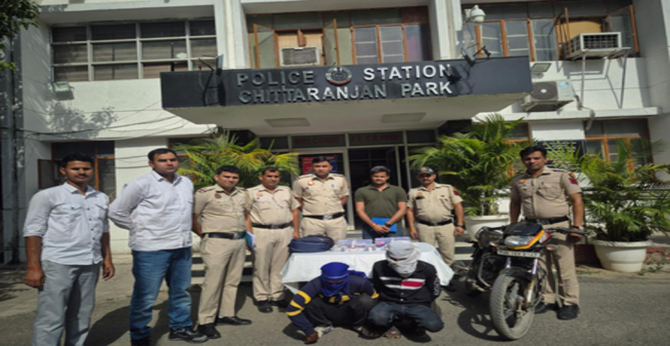 दिल्ली पुलिस ने वाहन चोरी और अन्य अपराधों में शामिल दो भाइयों को गिरफ्तार किया