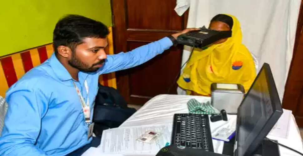 एसआईआर: पश्चिम बंगाल में चुनाव आयोग ने राज्य सरकार के कर्मचारियों से घोषणा मांगी