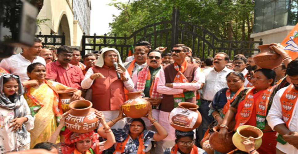 रांची : बिजली-पानी संकट के खिलाफ भाजपा का हल्ला बोल, राजधानी की सड़कों पर उतरे नेता-कार्यकर्ता