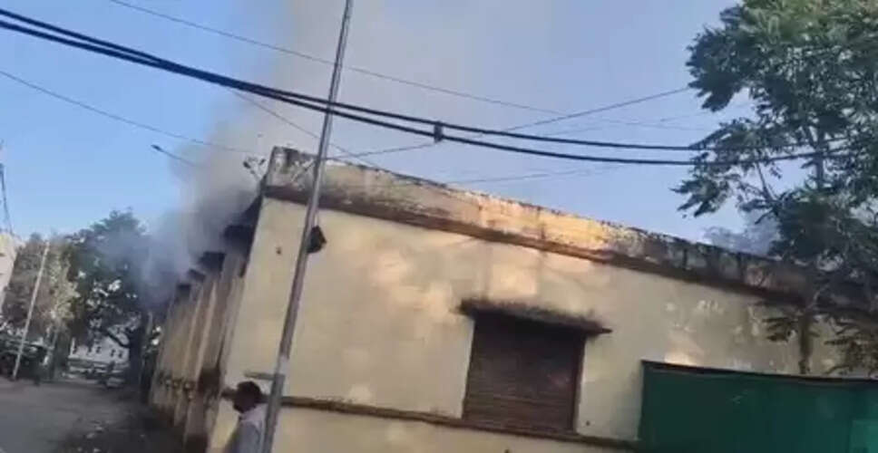 मध्य प्रदेश: राजगढ़ जिला अस्पताल के दवा स्टोर में भीषण आग, दो घंटों की मशक्कत के बाद पाया काबू